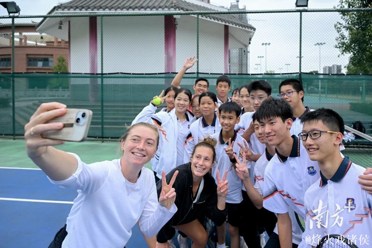 与职业球员面对面|广网国际组合走进广州外国语学校 与职业球员面对面|广网国际组合走进广州外国语学校